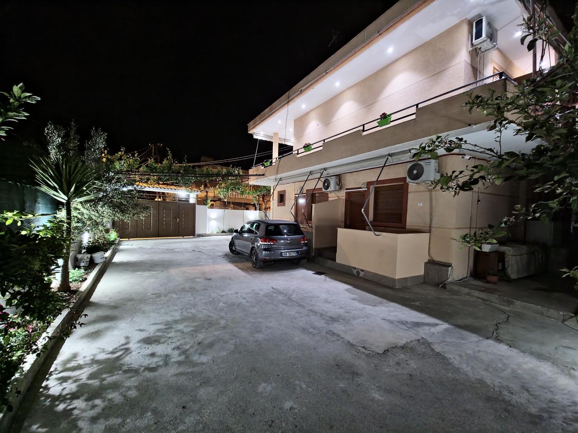 Vila Feliz - Premium Rooms With Free Private Parking Vlorë Exterior foto