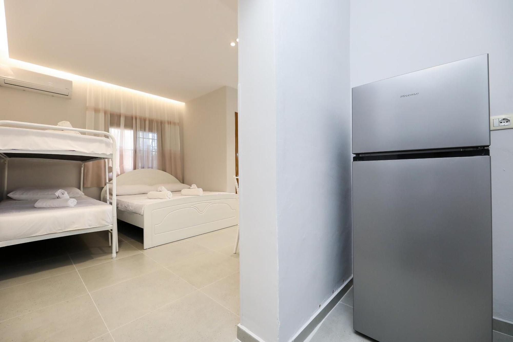 Vila Feliz - Premium Rooms With Free Private Parking Vlorë Exterior foto