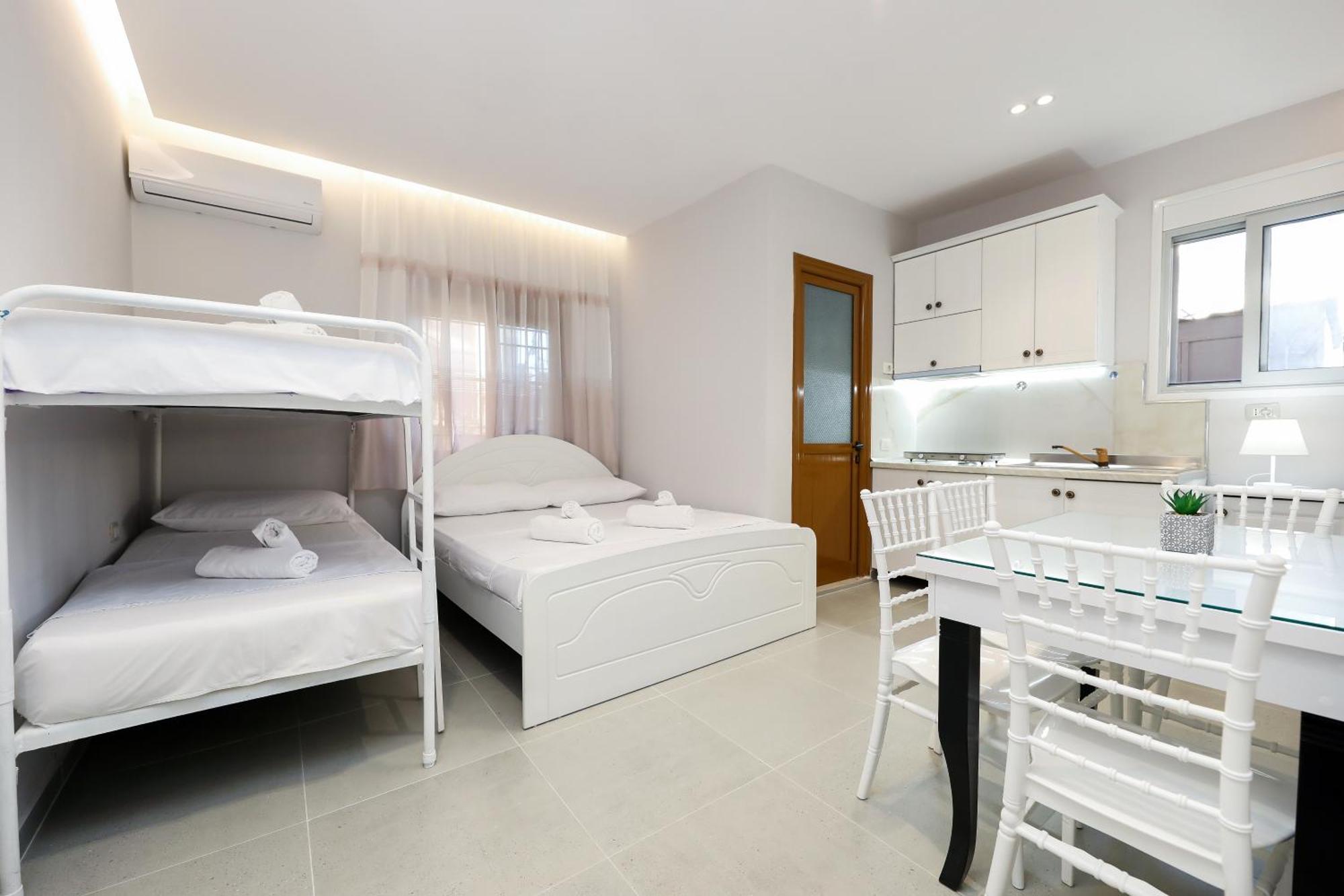 Vila Feliz - Premium Rooms With Free Private Parking Vlorë Exterior foto