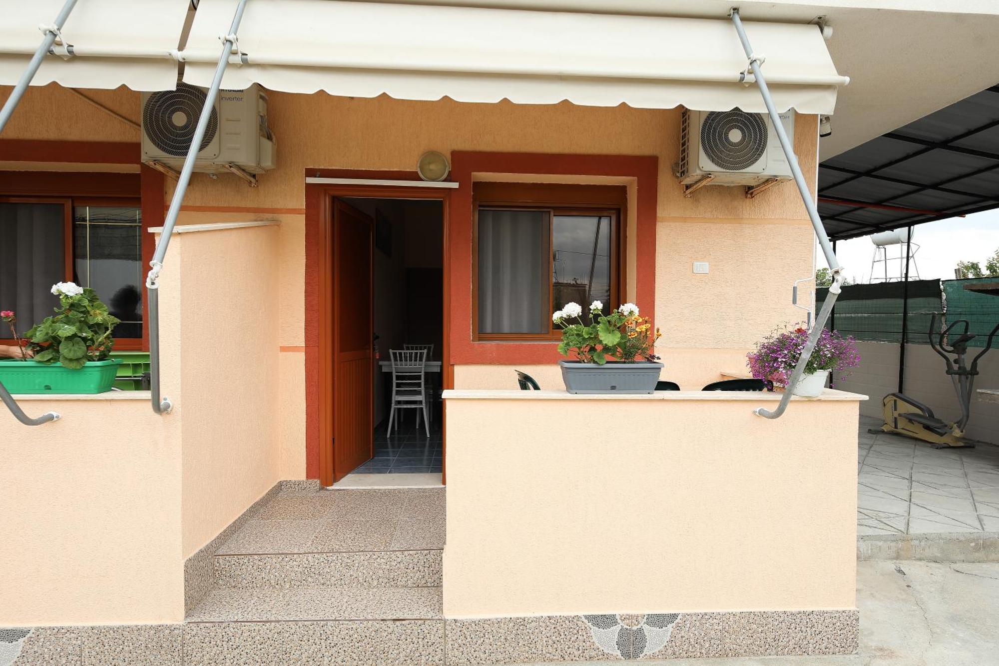 Vila Feliz - Premium Rooms With Free Private Parking Vlorë Exterior foto