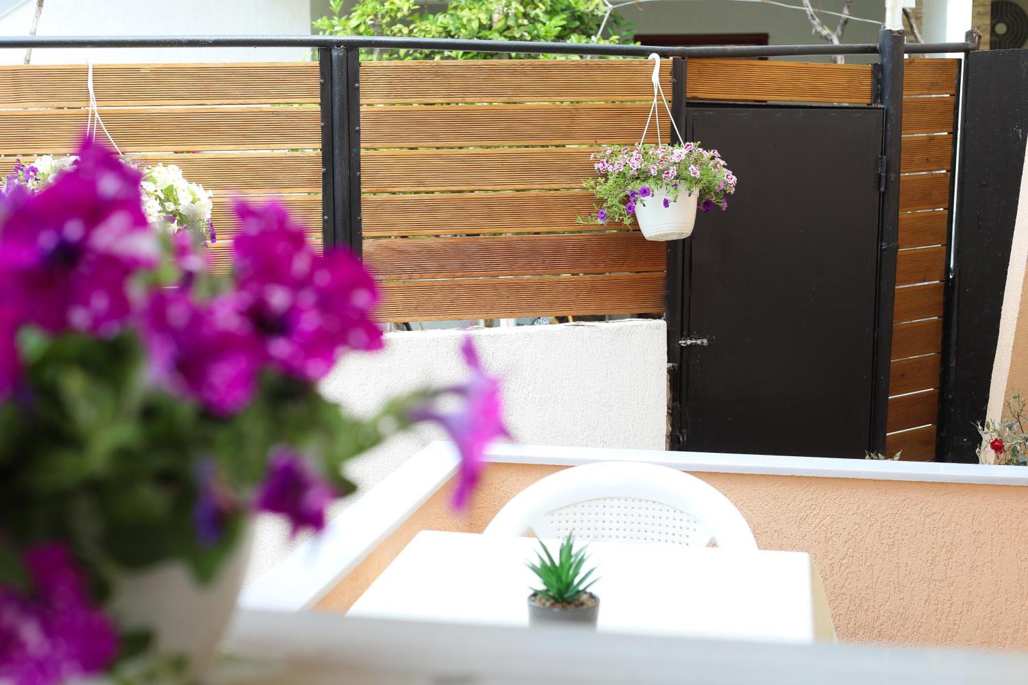 Vila Feliz - Premium Rooms With Free Private Parking Vlorë Exterior foto