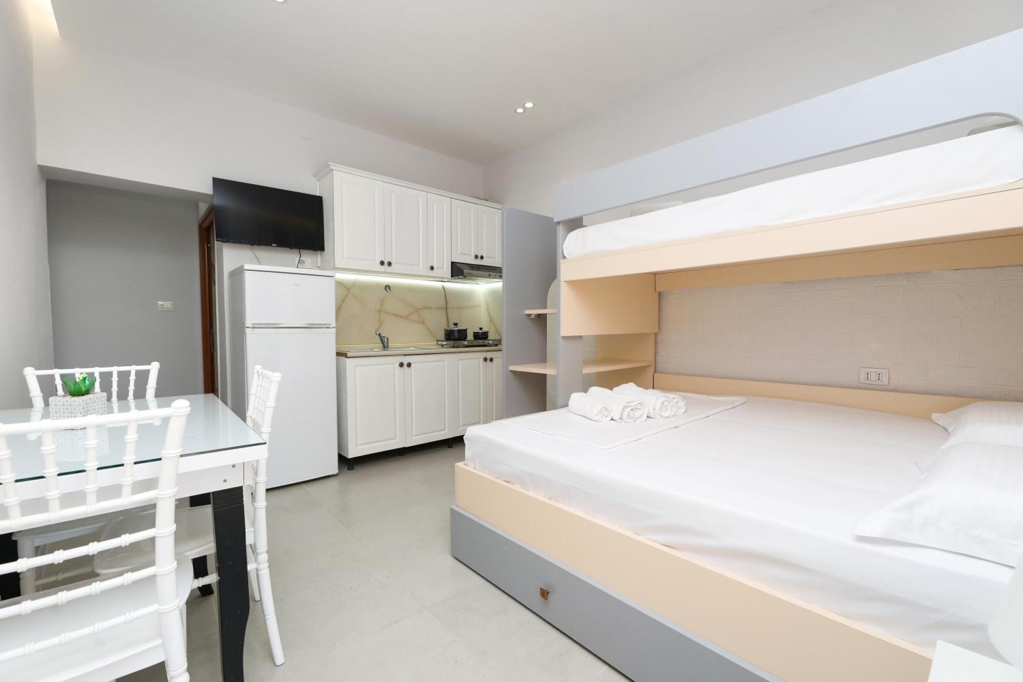 Vila Feliz - Premium Rooms With Free Private Parking Vlorë Exterior foto