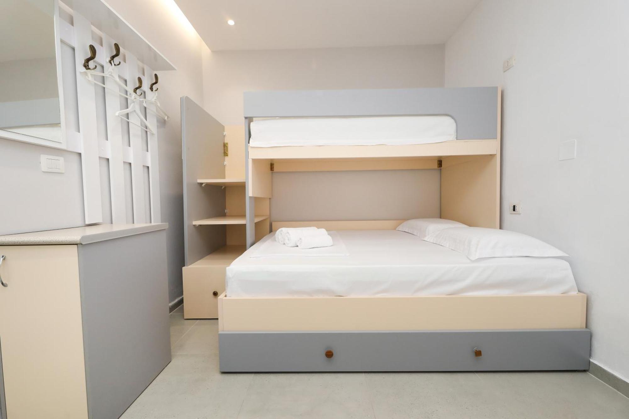Vila Feliz - Premium Rooms With Free Private Parking Vlorë Exterior foto