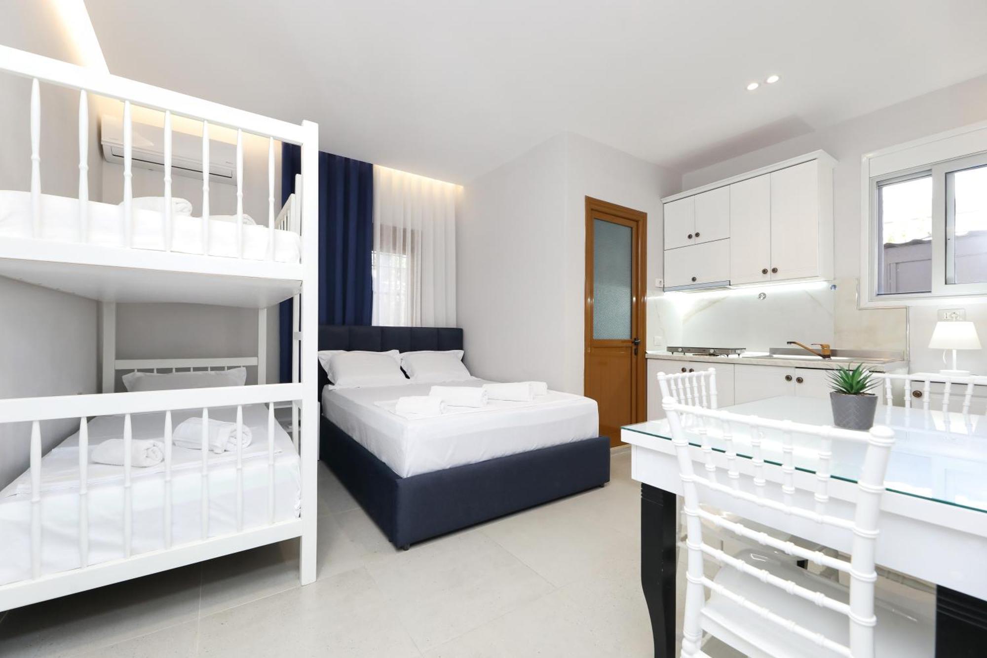 Vila Feliz - Premium Rooms With Free Private Parking Vlorë Exterior foto